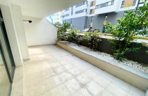 Sector 5 Apartment | Central Adress CD10