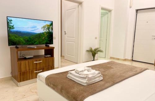 Sector 5 Apartment | Central Adress CD22