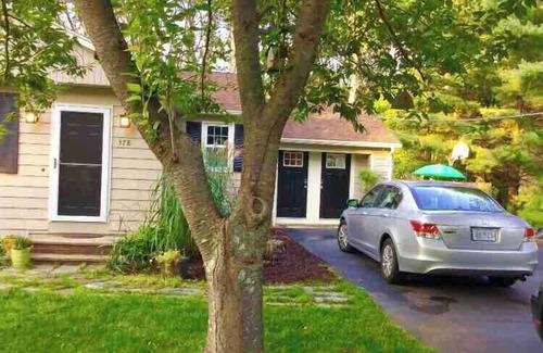 North Kingstown House | Central Air 4 summer. Beach/Newport