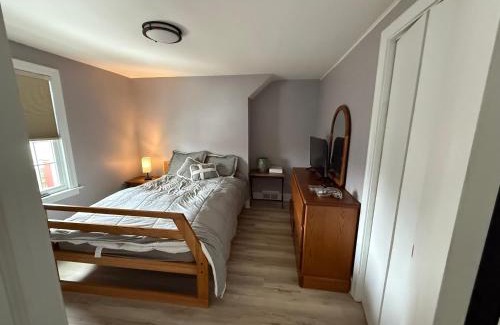 Almont Apartment | Central air, 5 minutes to Canada