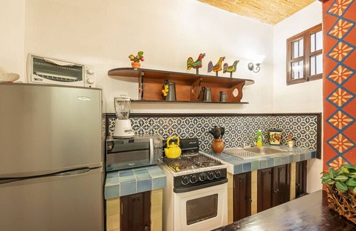 Antigua Guatemala Apartment | Central Antigua colonial apartment with kitchen