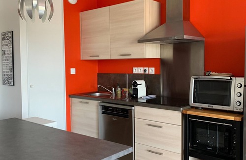 Biscarrosse Apartment | Central Apartment in Biscarrosse - 4 Guests, Close to Beaches, Surf Classes, Parking & Wifi Included