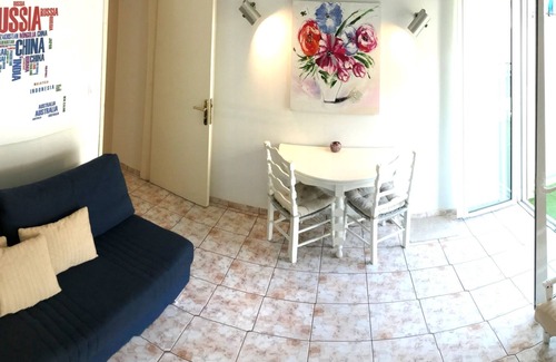Loutraki Apartment | Central Apartment just 100m from the beach!