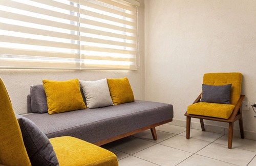 La Perla Apartment | Central apartment near IMSS, H. Civil and CUCS