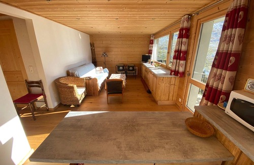 Chatel Apartment | Central Apartment Near Super-Châtel Gondola: Cozy Stay with Multi Pass at €3/Day!