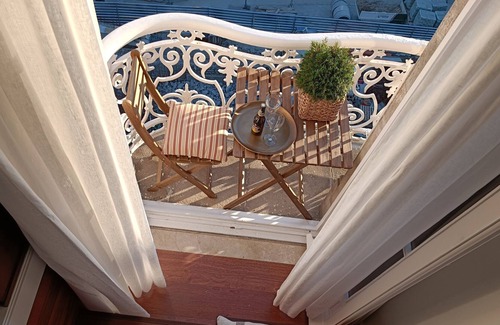 Maria Auxiliadora Apartment | CENTRAL APARTMENT-SUITE IN THE OLD GRAND HOTEL OF VIGO
