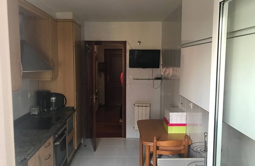O Grove Apartment | Central apartment with 3 bedrooms, all exterior and garage included.