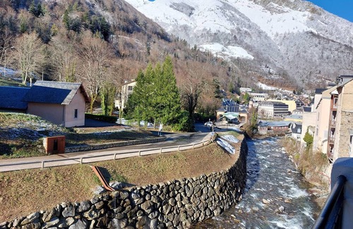 Cauterets Apartment | Central apartment with balcony in Cauterets