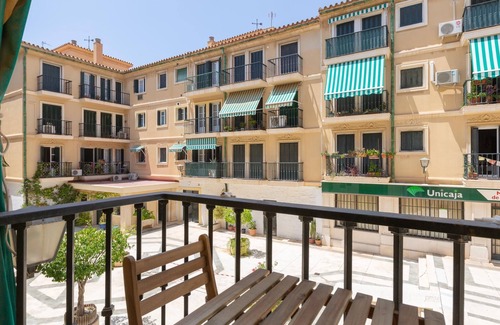 La Goleta Apartment | Central apartment with patio and parking