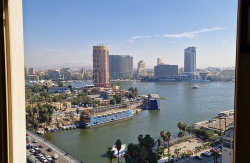 Al Duqqi Apartment | Central Apt with a Panoramic view over Cairo & Nile