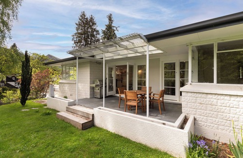 Arrowtown House | Central Arrowtown 4 Beds and Spa