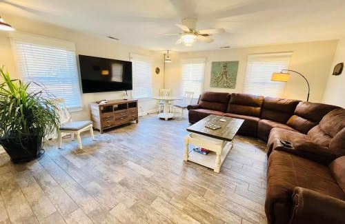 Frankford House | Central avenue 33476