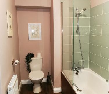 Upper Town Apartment | Central Bath Apartment Private Parking Courtyard Garden