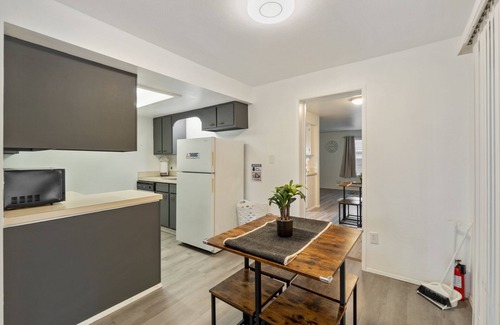 Lake Hills House | Central Bellevue Retreat 2 Bedroom Duplex