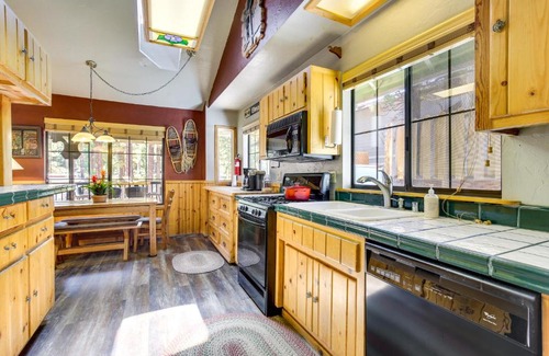 Big Bear Lake House | Central Big Bear Lake Retreat with Private Hot Tub!