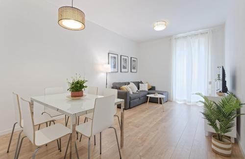 El Poble-sec Apartment | CENTRAL & BRIGHT APARTMENT!