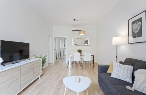 El Poble-sec Apartment | CENTRAL & BRIGHT APARTMENT!