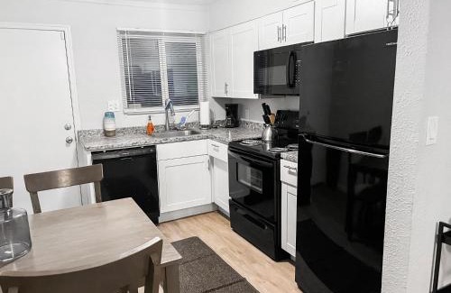 Casa Grande Apartment | Central Casa Grande 3Bed, with Full Kitchen, backyard and W&D