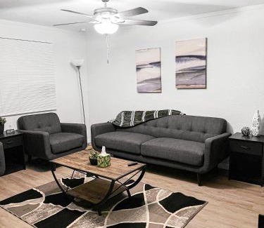 Casa Grande Apartment | Central Casa Grande 3Bed, with Full Kitchen, backyard and W&D