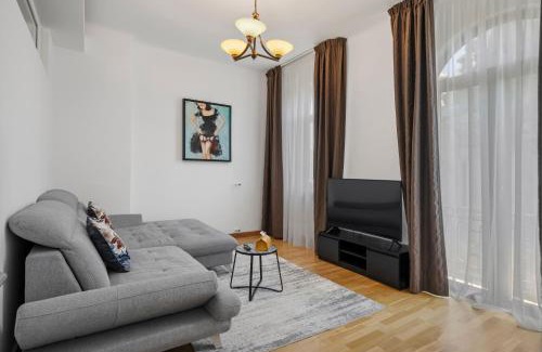 Bucharest City-Centre Apartment | Central Charm by Victoriei