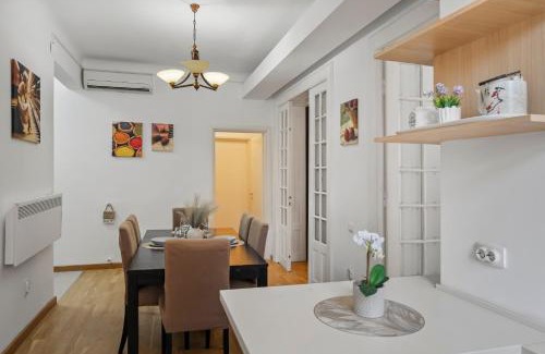 Bucharest City-Centre Apartment | Central Charm by Victoriei