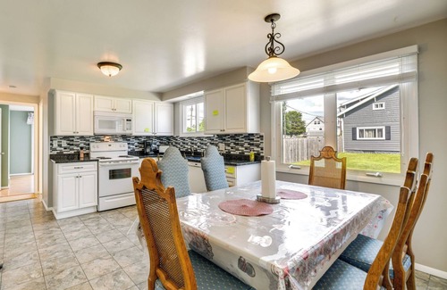 Depew Apartment | Central Cheektowaga Apt w/Shared Hot Tub & Pool!