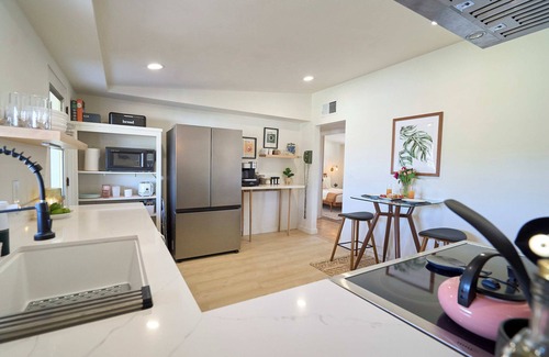 Colonia Del Valle House | Central Chic MidCentury, Hot Tub, Fenced Yard, Guests Rave "Super Clean"
