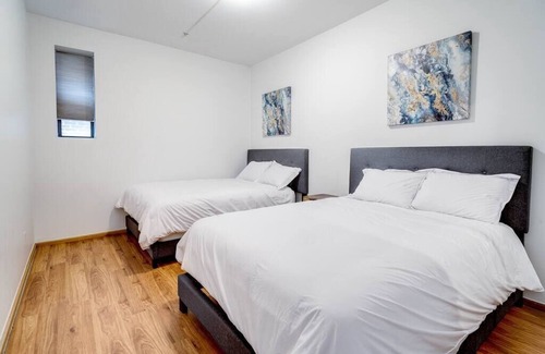 Pulaski Park House | Central Chicago Suite Access to Patio!!! Suite 1