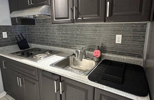 Downsview House | Central city - 10 mins from Pearson airport