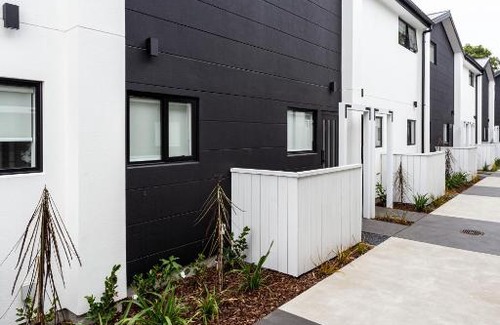 Christchurch City Centre House | Central City Haven - Christchurch Holiday Home