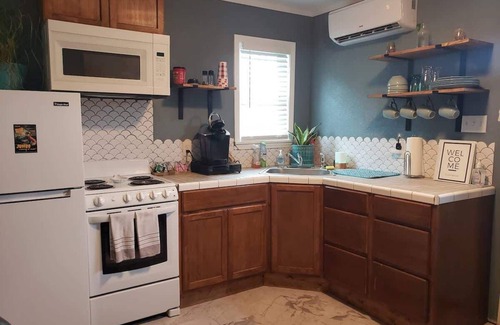 Del Mar House | Central City Nook w/Fenced Backyard