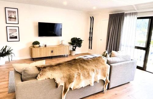 Queenstown City Centre Apartment | Central City Queenstown Retreat - 3 Bedroom Apartment
