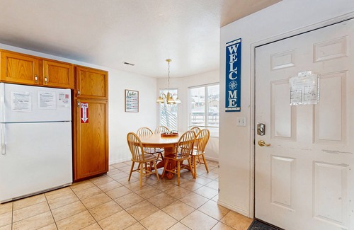 Harbor Village Condo | Central condo w/grill & community pool/hot tub/tennis - on bike path