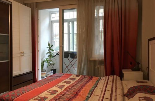 Sisli Apartment | Central Cozy Apartment in Safe Local Neighbourhood