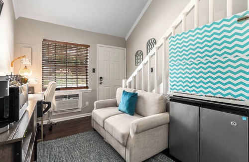 Southwest Raleigh Apartment | Central Cute Loft Downtown Raleigh