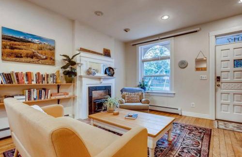 San Rafael House | Central Denver Townhome Close To Historic Neighborhood