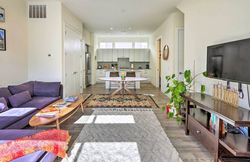 Jefferson Park House | Central Denver Townhome w/ Rooftop + Views!
