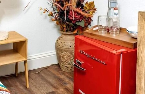 Haltom City House | Central DFW Cozy Eclectic: 15 Mins to Fort Worth Stockyard