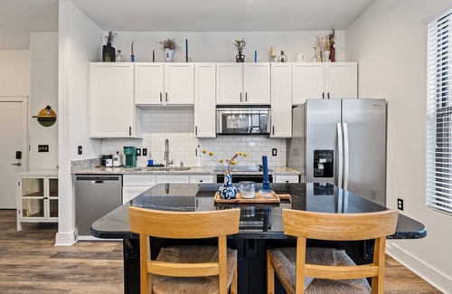 Downtown Condo | Central Downtown Luxury Condo