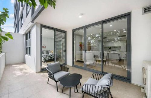 Eastwood Apartment | Central Eastwood 3BR - Close to Shops & Transport