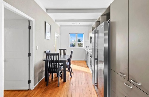Epsom House | Central Epsom Retreat