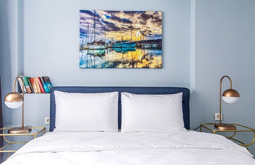 Gumussuyu Mahallesi Apartment | Central Flat near Taksim Square with Balcony