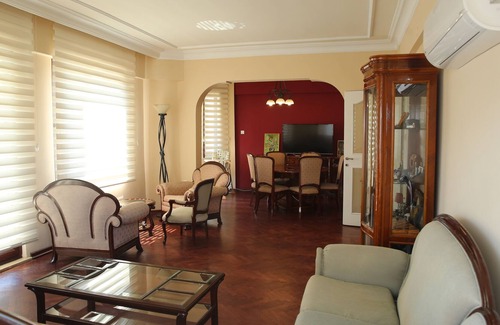 Alanya Apartment | Central Flat w/ Balcony & Sea View, 1 Min to Beach