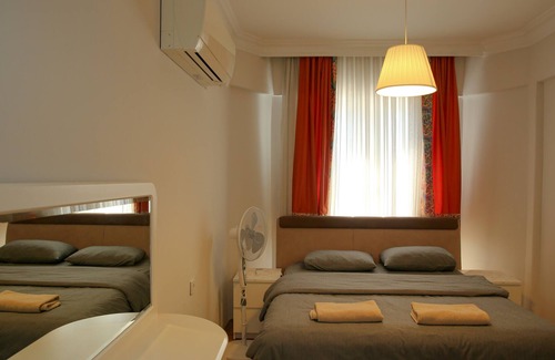 Alanya Apartment | Central Flat w/ Balcony & Sea View, 1 Min to Beach