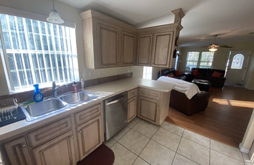 Belleview House | Central Florida Location 1 1/2 hours to Orlando, Tampa, Daytona, St. Augustine