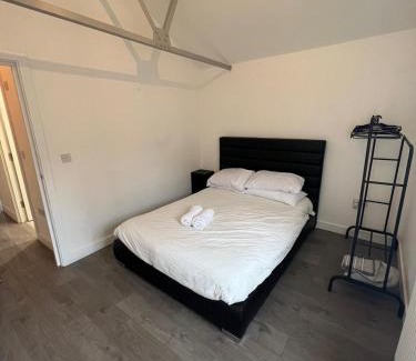 Hedon Apartment | Central Hedon Modern Apartment