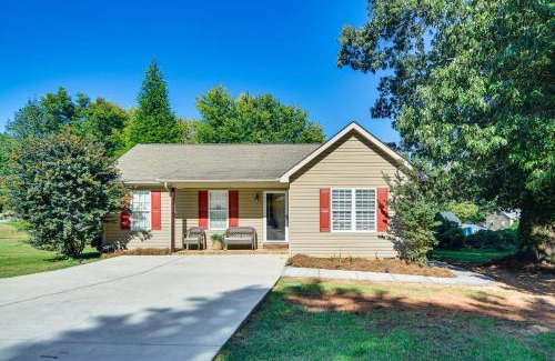 High Point House | Central High Point Home Less Than 1 Mi to Downtown!