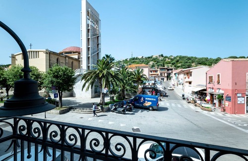 Villasimius House | Central Holiday Home with Air Conditioning & Terrace