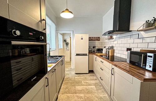 Northampton House | 🌟Central House - Free Parking + Pool Table + Wifi🌟