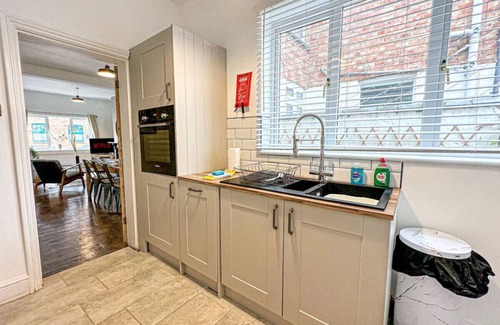 Northampton House | 🌟Central House - Free Parking + Pool Table + Wifi🌟
